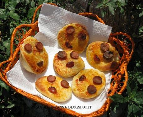 Giochi,pizzette al pomodoro  e tanta allegria!