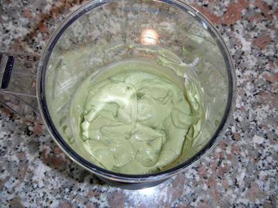 Spaghetti (di zucchina) con finta carbonara (avocado e pomodori secchi) Spaghetti (di zucchina) con finta carbonara (avocado e pomodori secchi)