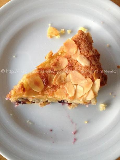 Crostata con crema frangipane, confettura di mirtilli e pesche... una dolcezza infinita!