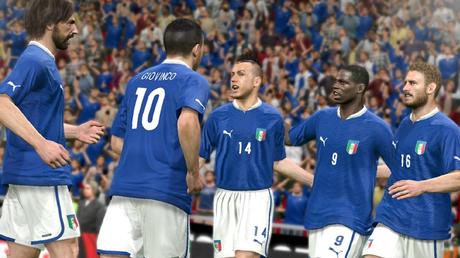Pro Evolution Soccer 2014 - Italia vs Spagna con la telecronaca di Pierluigi Pardo