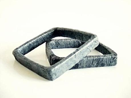 Quasi caramelle - square grey -  bangles