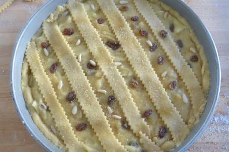 Torta strudel mele, pinoli, uvetta
