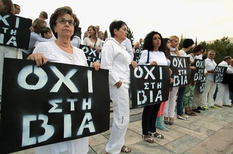 Alba Dorata: le autorità greche si danno una scrollata