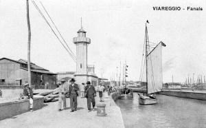 Viareggio - Il vecchio faro sul molo - Foto del Centro Documentario e Storico di Viareggio