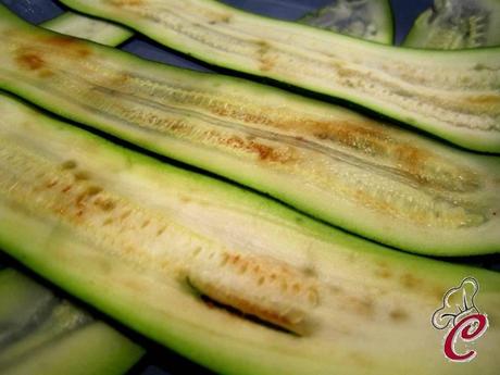 Fingers di riso venere e mazzancolle in guscio di zucchina: colori e sapori in un solo boccone