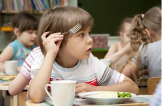 Frutta, verdura, cereali per riprendere lavoro e scuola. Ecco i consigli della nutrizionista per combattere lo stress