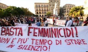 Una manifestazione contro il femminicidio (repubblica.it)