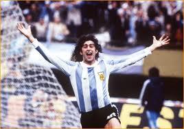 Mario Kempes, colui che passò il numero 10 a Diego Armando Maradona (by Frankie)