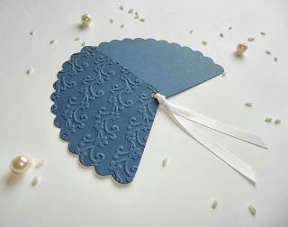 Matrimonio in blu: partecipazioni eleganti blu, ideali anche per comunione o cresima ragazzo, ventagli apribili, guestbook personalizzato