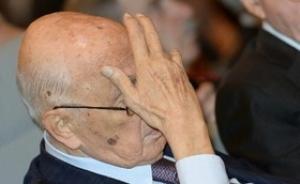 Crisi Governo, Berlusconi spinge ministri alle dimissioni. 