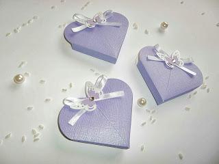 Scatoline porta confetti color lilla, segnaposto gustosissimi con scatoline di marshmallow!