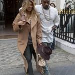 Kim Kardashian bionda e magra alla Parigi Fashion Week (foto) Kim Kardashian bionda e magra alla Parigi Fashion Week04