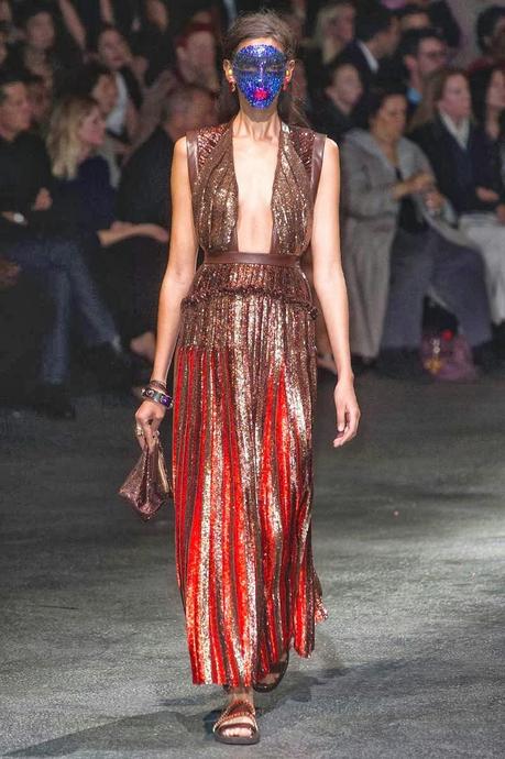 PFW : Le guerriere masai di McQueen e Givenchy PFW : Le guerriere masai di McQueen e Givenchy