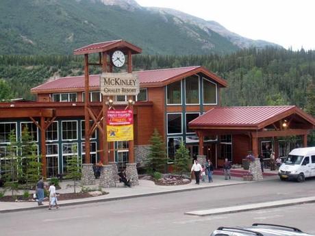 Mckinley Chalets Hotel Holland America Line annuncia l’acquisto del McKinley Chalet Resort in Alaska