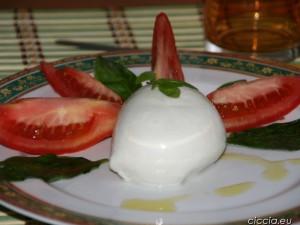 Caprese di mozzarella e pomodoro caprese-mozzarella-e-pomodori