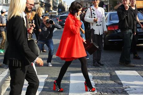 PARIS FASHION WEEK: STREET STYLE PARIS FASHION WEEK: STREET STYLE