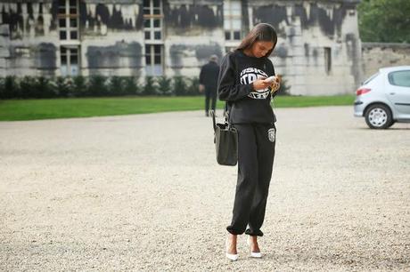 PARIS FASHION WEEK: STREET STYLE PARIS FASHION WEEK: STREET STYLE