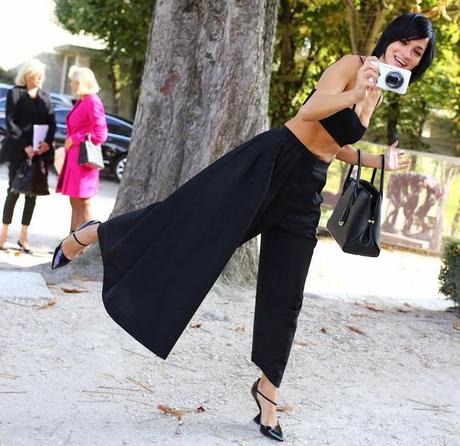 PARIS FASHION WEEK: STREET STYLE PARIS FASHION WEEK: STREET STYLE