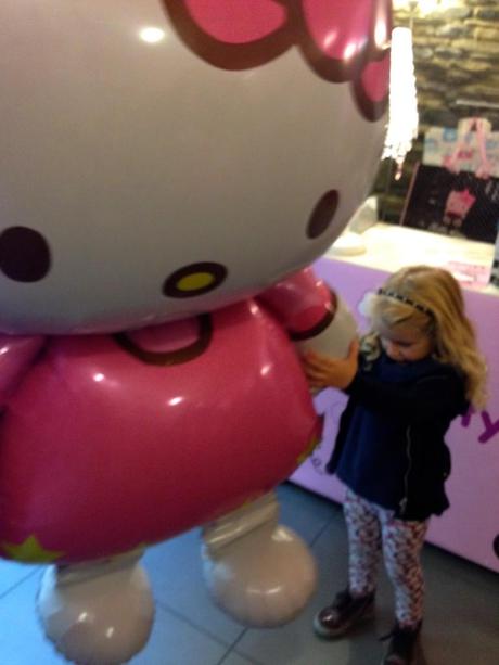 Nuovo TEMPORARY STORE HELLO KITTY BY CAMOMILLA! IMG_2245