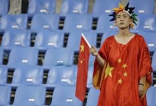 COREA DEL NORD, POCHI TIFOSI: ARRUOLATI MILLE SUPPORTER CINESI - NORTH KOREA, FEW FANS: DRAFTED A THOUSAND CHINESE SUPPORTERS
