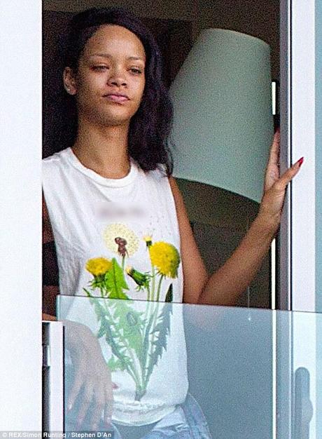 rihanna no makeup