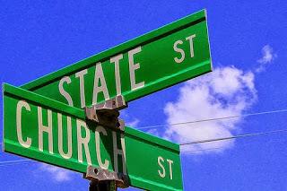 L'immobilismo dello Stato e la modernità della Chiesa