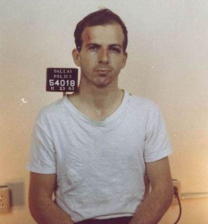 Lee Harvey Oswald dopo il suo arresto