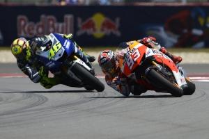 Ancora una pole di Marquez, braccato da Rossi