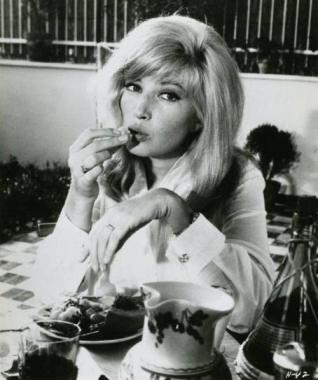 monica-vitti-bw