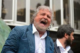 Grillo contro Fazio: “La Rai compra Che tempo che fa da Berlusconi” Fazio risponde a Grillo: “Se hai due pezzi belli ti prendiamo a San Remo”(Ansa)
