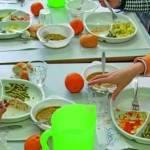 Milano: bambini digiuni a casa. E a scuola chiedono il bis Milano: bambini digiuni a casa. E a scuola chiedono il bis