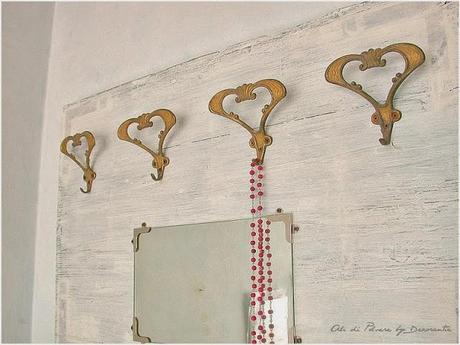 Storia di un appendiabiti Storia di un appendiabiti