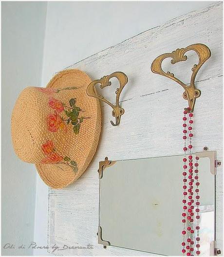 Storia di un appendiabiti Storia di un appendiabiti