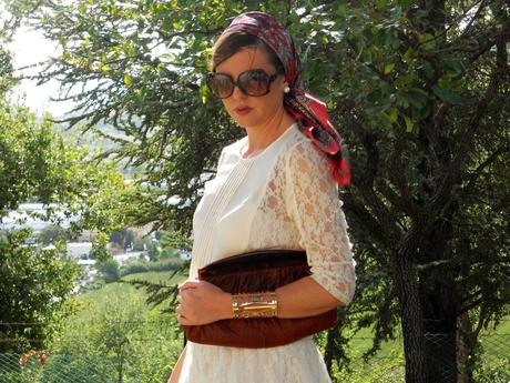 Outfit: Abito in pizzo bianco