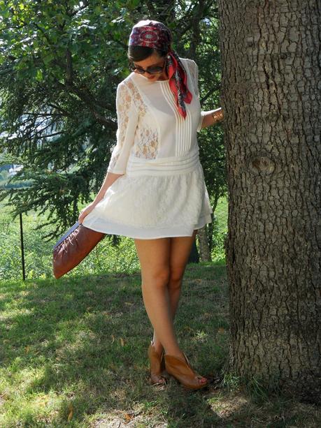 Outfit: Abito in pizzo bianco