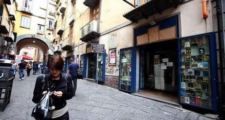 Dopo un secolo d'attività la libreria Guida lascia Port'Alba