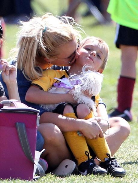 Britney Spears - Britney & Kevin Watch Their Sons Soccer Game