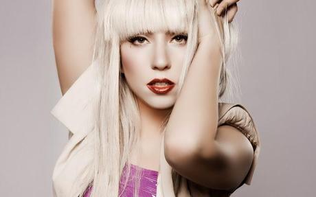 Lady Gaga: Ecco le immagini in perizoma per la copertina del suo nuovo singolo