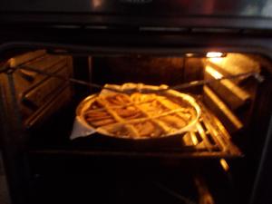 Crostata di cachi, cioccolato e mele alla cannella. DSCN0060