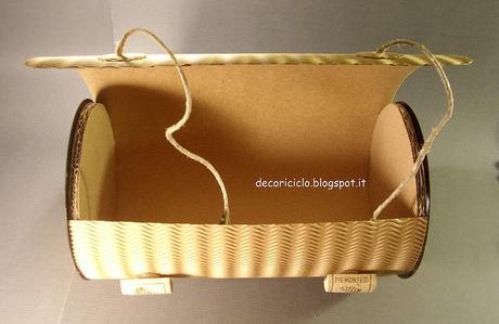 Bauletto: fatto con dischi in vinile e cartoncino ondulato bauletto 45 giri e cartone 6