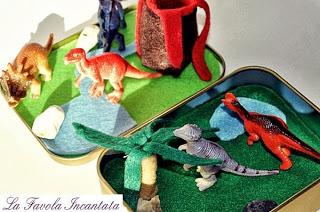 Dinosauri: Tutorial playset da viaggio e attività per i nipotini