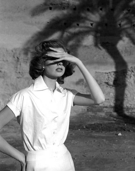 Suzy-Parker-by-Georges-Dambier-Morocco-ELLE-April-1953