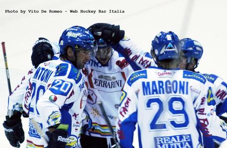 Hockey su ghiaccio, Elite A, 8° giornata: i Broncos piegano la corazzata Renon, un grande Fassa fa tremare i Lupi, la Valpe s’impone sul Milano, l’Asiago si aggiudica il derby veneto e si porta al secondo posto in classifica. (by Vito De Romeo)