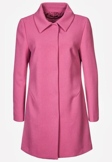 TUTTE IN VESTAGLIA? IL MICRO TREND  DEL PINK COAT.