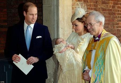 FASHION ICON | Kate Middleton in Alexander McQueen al battesimo del piccolo George