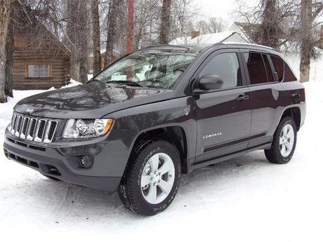 Novità in casa Jeep: è arrivata la Compass, il suv economico e tecnologico Novità in casa Jeep: è arrivata la Compass, il suv economico e tecnologico