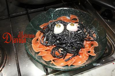 Orride delizie alla tavola del Diavolo.. Capelli di strega con Occhi! Orride delizie alla tavola del Diavolo.. Capelli di strega con Occhi!