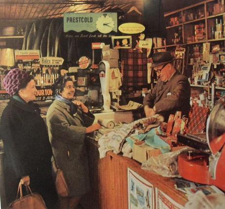 Appello alle Creative Italiane – Parliamo del ‘fatto a mano’ al di fuori del Blog! 1960s England Older Women Shopping Shopkeeper Vintage Photo Store Interior