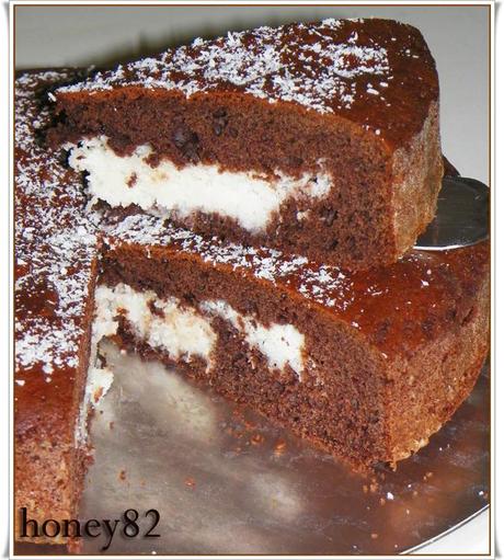 TORTA AL CACAO CON CUORE DI COCCO