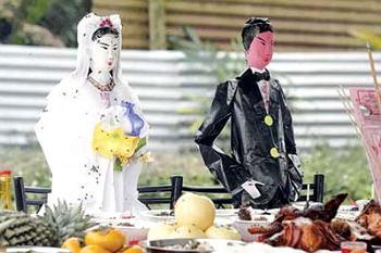 Strane tradizioni:matrimonio fra fantasmi!
